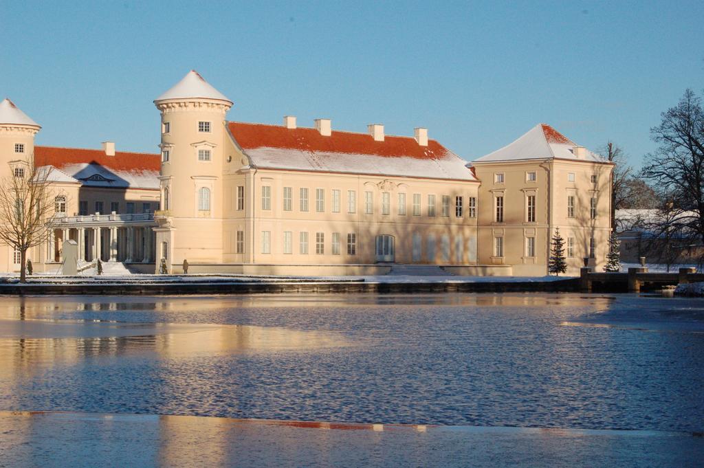 Schloss-Und Seeblick Apartment Rheinsberg Extérieur photo