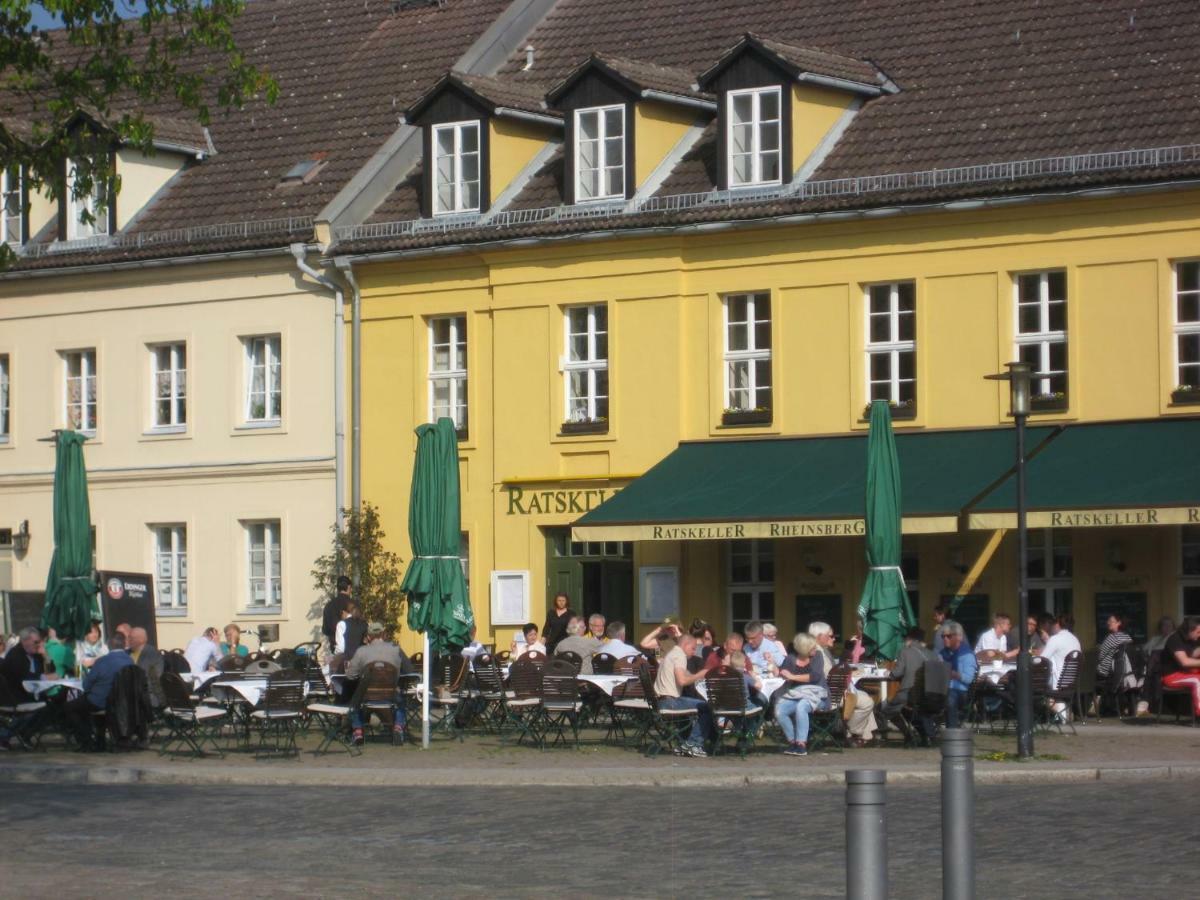 Schloss-Und Seeblick Apartment Rheinsberg Extérieur photo