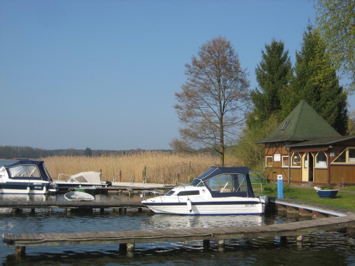 Schloss-Und Seeblick Apartment Rheinsberg Extérieur photo